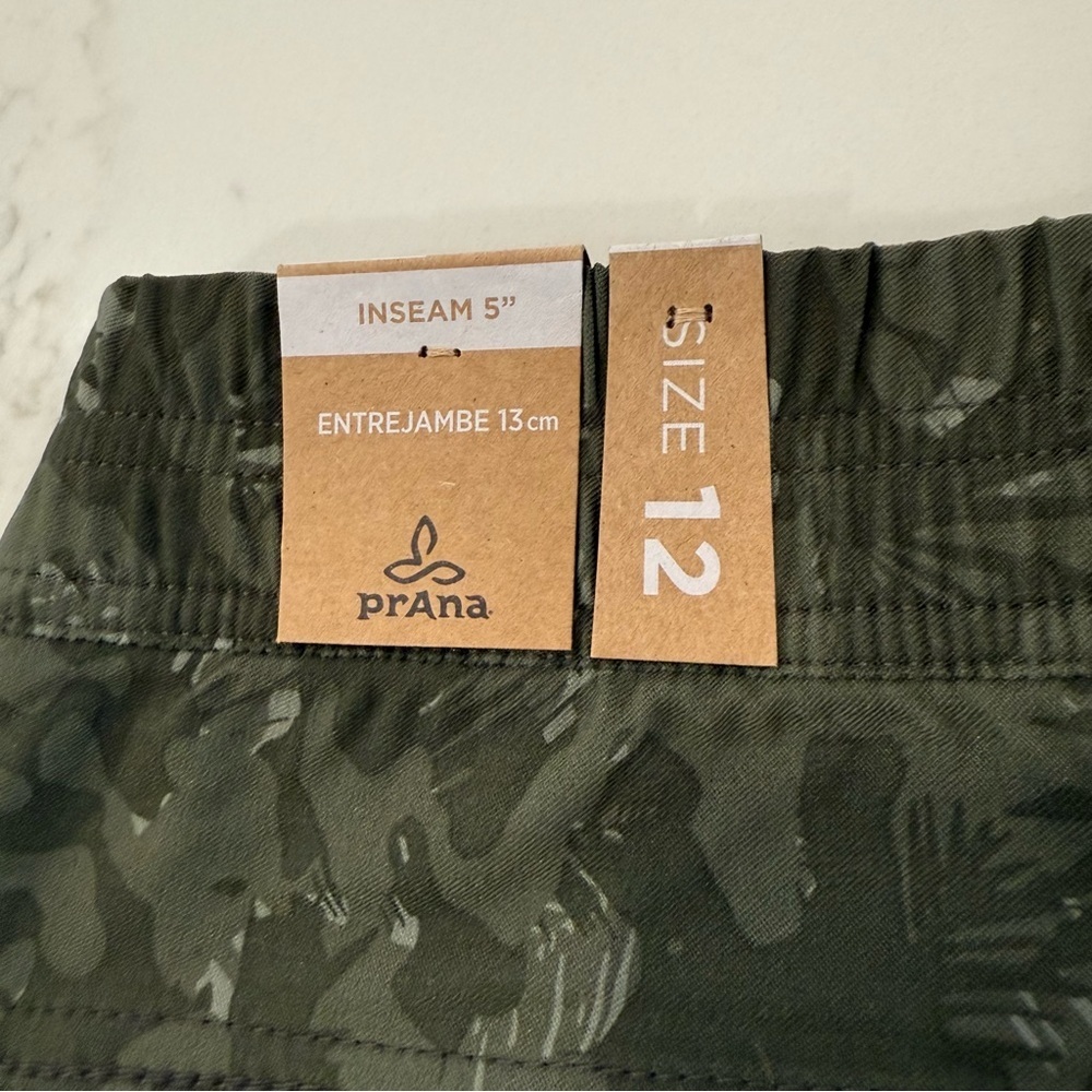 Prana NWT Halle E-Waist Short II 5” Inseam Women’s 12 Dark Green Camo Pockets - Picture 9 of 9